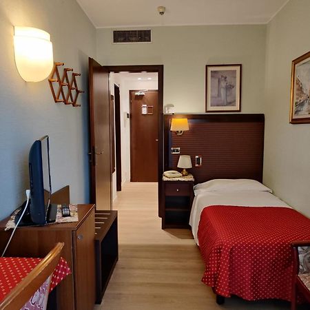 Hotel Petrarca Terme Montegrotto Terme Esterno foto