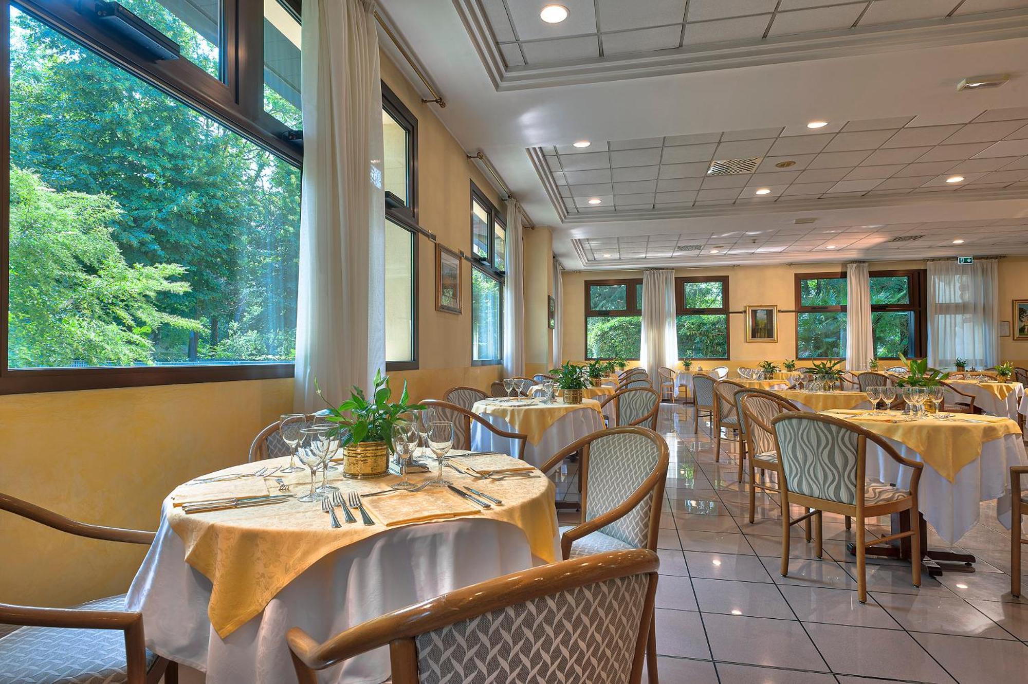 Hotel Petrarca Terme Montegrotto Terme Esterno foto