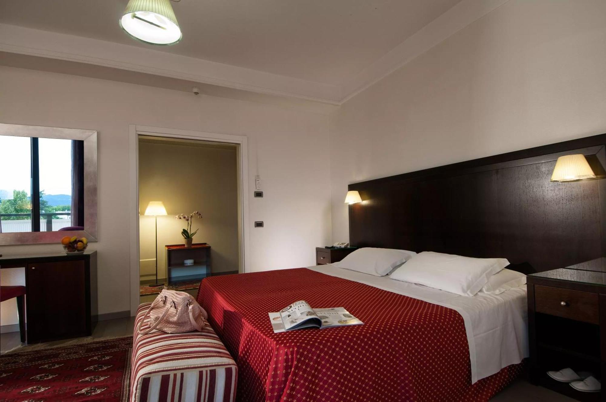 Hotel Petrarca Terme Montegrotto Terme Esterno foto