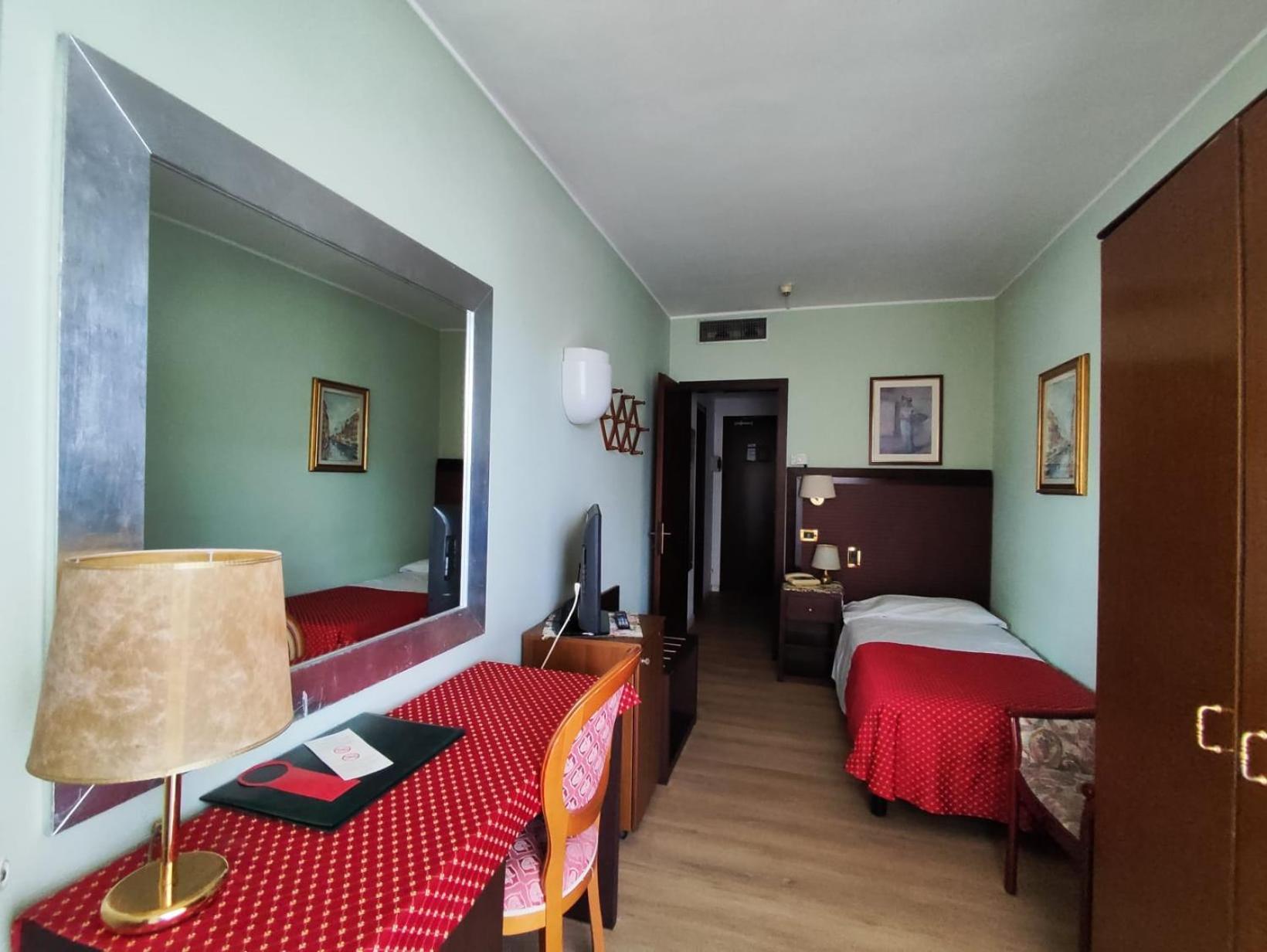 Hotel Petrarca Terme Montegrotto Terme Esterno foto