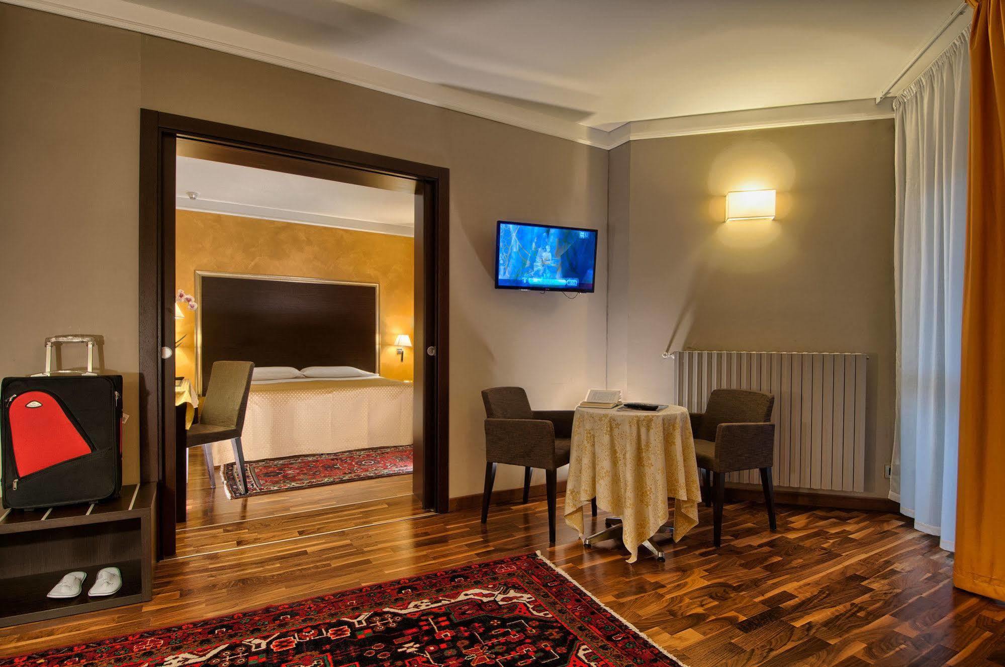 Hotel Petrarca Terme Montegrotto Terme Esterno foto